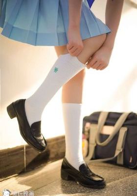 美女脱个精光18_高清完整在线观看
